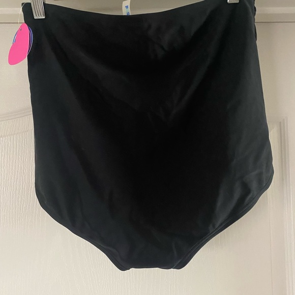 NWT Black high-waisted bottoms - Picture 8 of 8